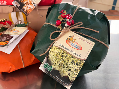Panettone artigianale al pistacchio con delicata crema di pistacchio